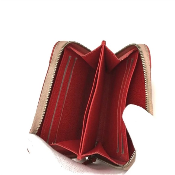 Louis Vuitton wallet- AUTHENTIC - Picture 5 of 8